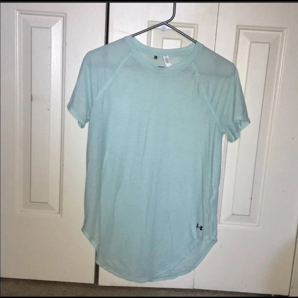 Under armor slit breathe workout shirt